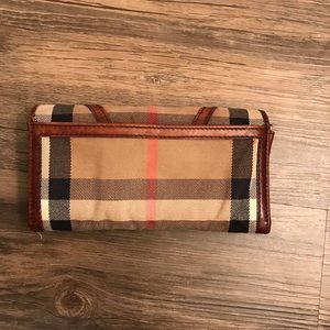 Burberry purse and wallet auténtic